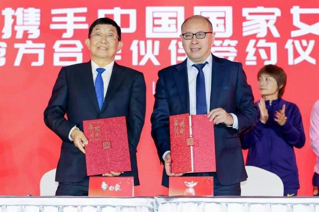 塞西莉亚不被相信 赛场赛场王者见王，赛场外两人都是守护中国女排、传承女排精神的英雄